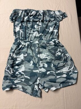 Girls' Off-Shoulder Camouflage Romper in Gray Green